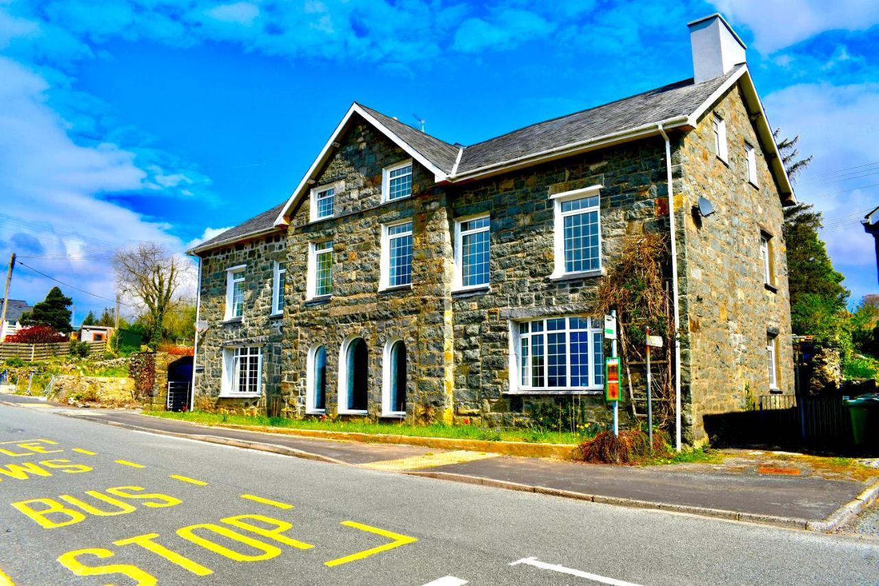 Spacious 3 Bedroom Garden Apartment In Snowdonia National Park Garndolbenmaen Екстериор снимка