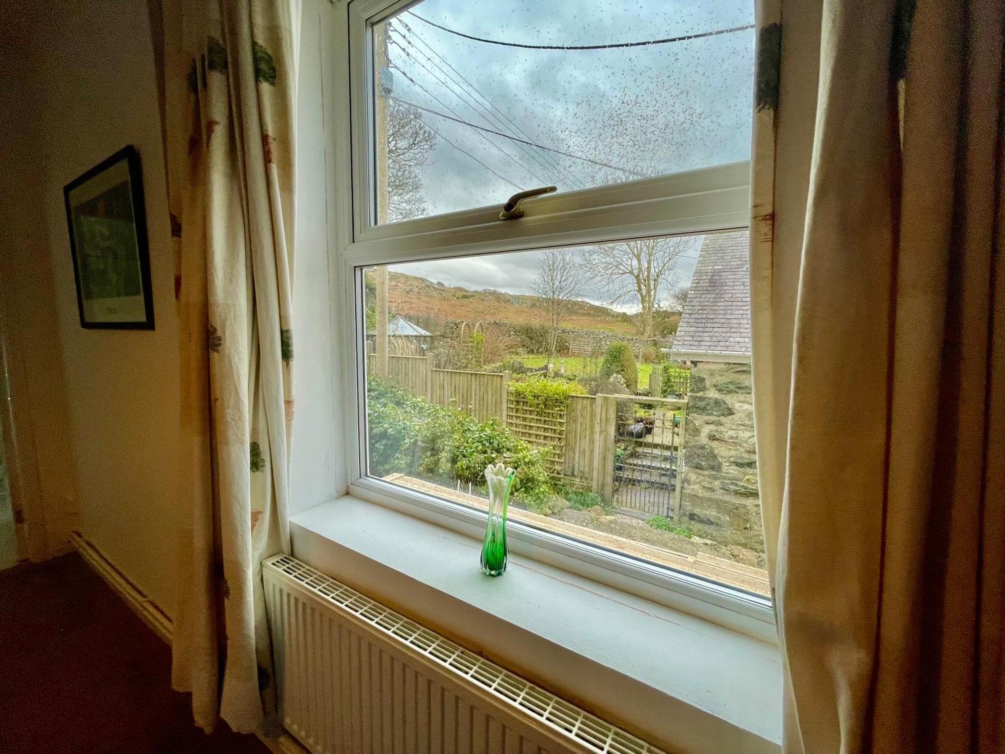 Spacious 3 Bedroom Garden Apartment In Snowdonia National Park Garndolbenmaen Екстериор снимка
