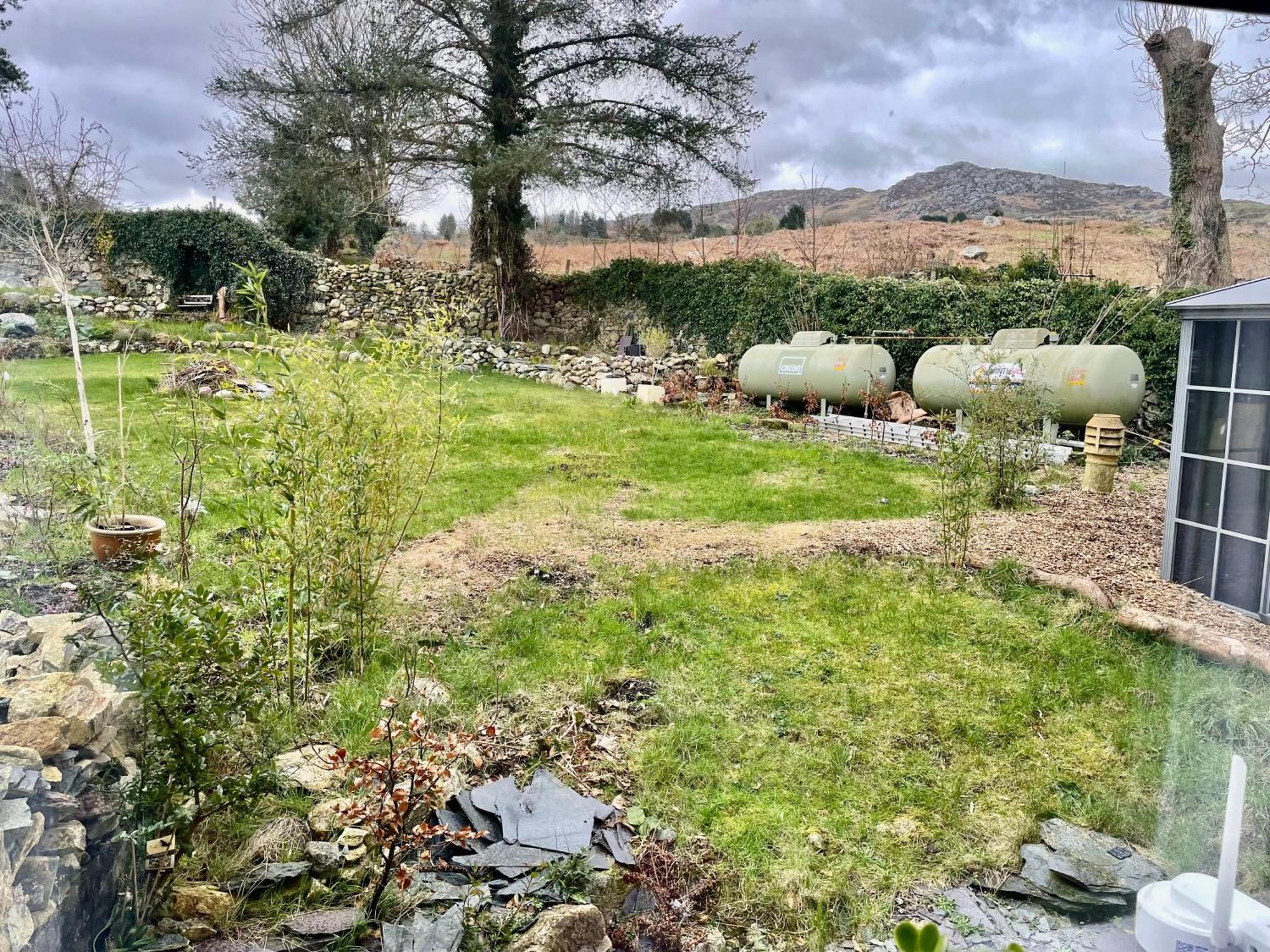 Spacious 3 Bedroom Garden Apartment In Snowdonia National Park Garndolbenmaen Екстериор снимка