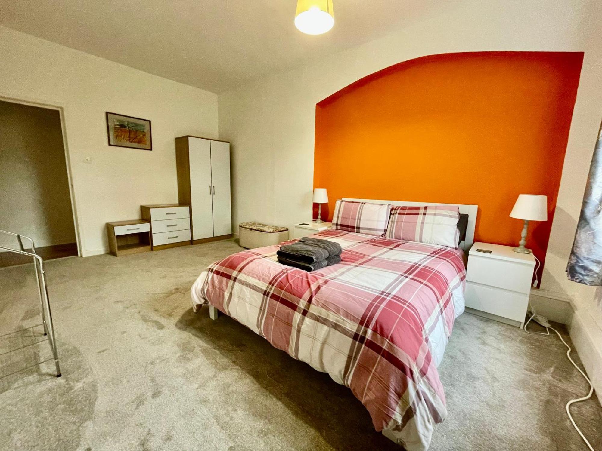 Spacious 3 Bedroom Garden Apartment In Snowdonia National Park Garndolbenmaen Екстериор снимка